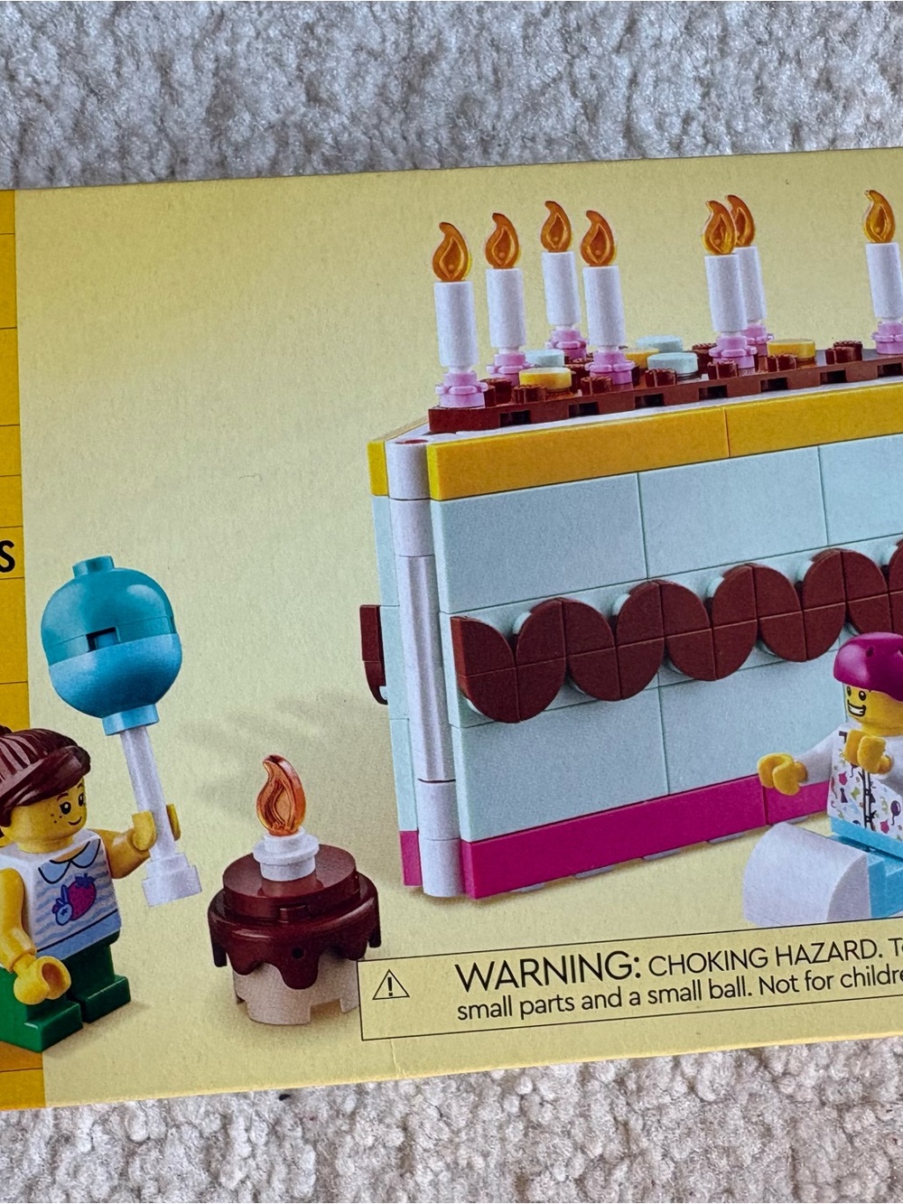 Lego Birthday Cake 40641 Playset in White, Pink, Yellow, Brown, Teal